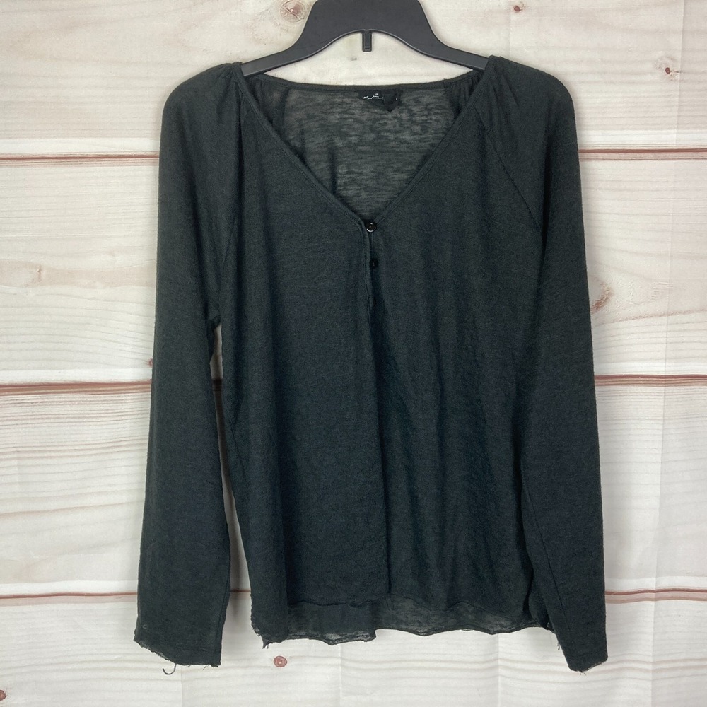 Out From Under Top Womens S Black T-Shirt Long Sleeve V-Neck Knit Frayed‎ Hem